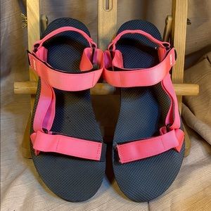 PINK NWOT soft footbed sandals Victoria’s Secret